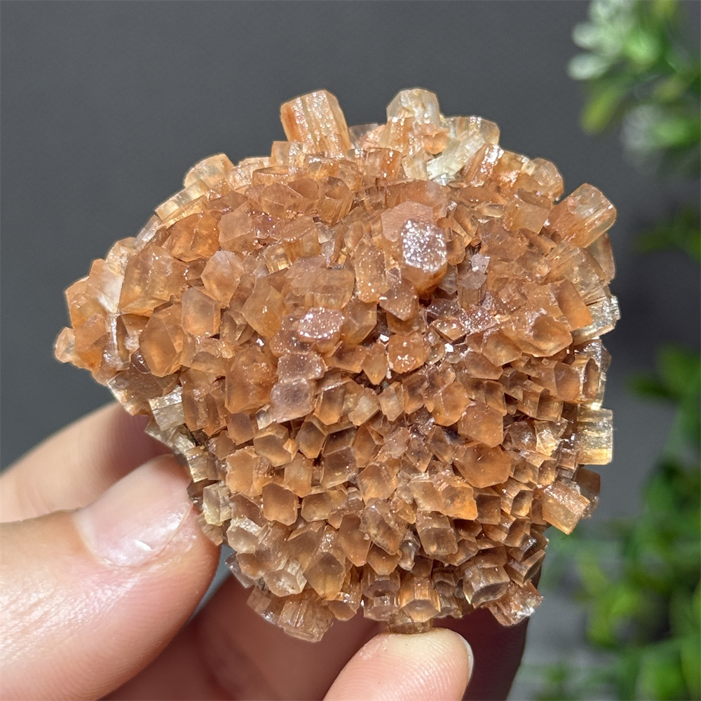 Renewable Energy Resources - Kristal Aragonit Oranye Alami, Klaster Mineral,